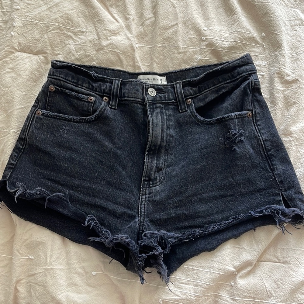 Abercrombie & Fitch Mom Short, black, size 28, barely worn